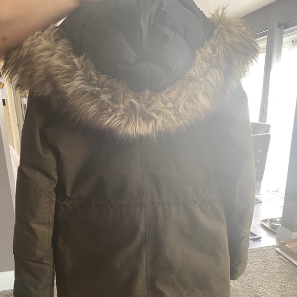 Aritzia “summit” parka jacket! - Picture 7 of 9